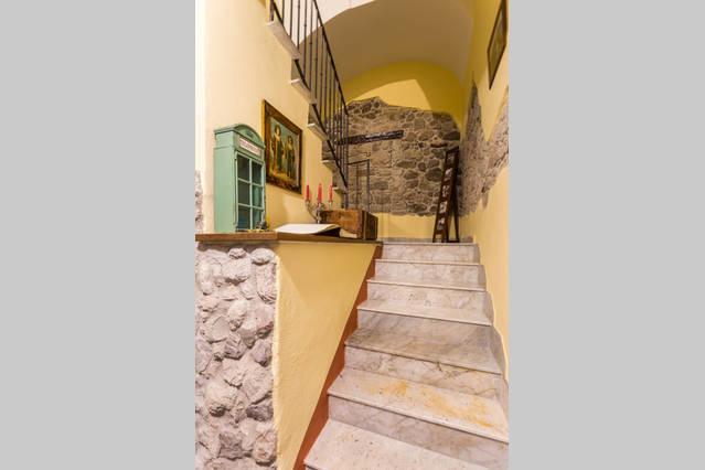 Madalen Guest House Боза Екстериор снимка