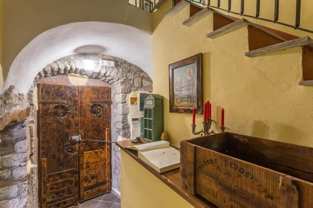 Madalen Guest House Боза Екстериор снимка
