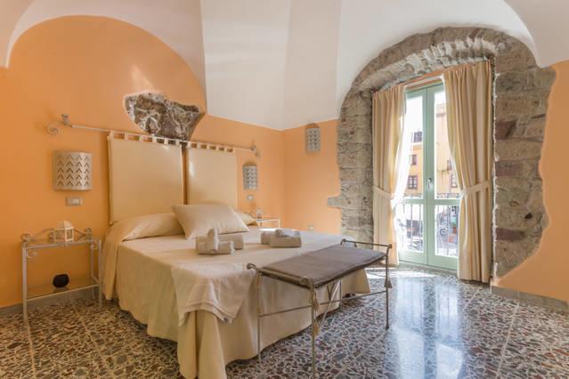 Madalen Guest House Боза Екстериор снимка