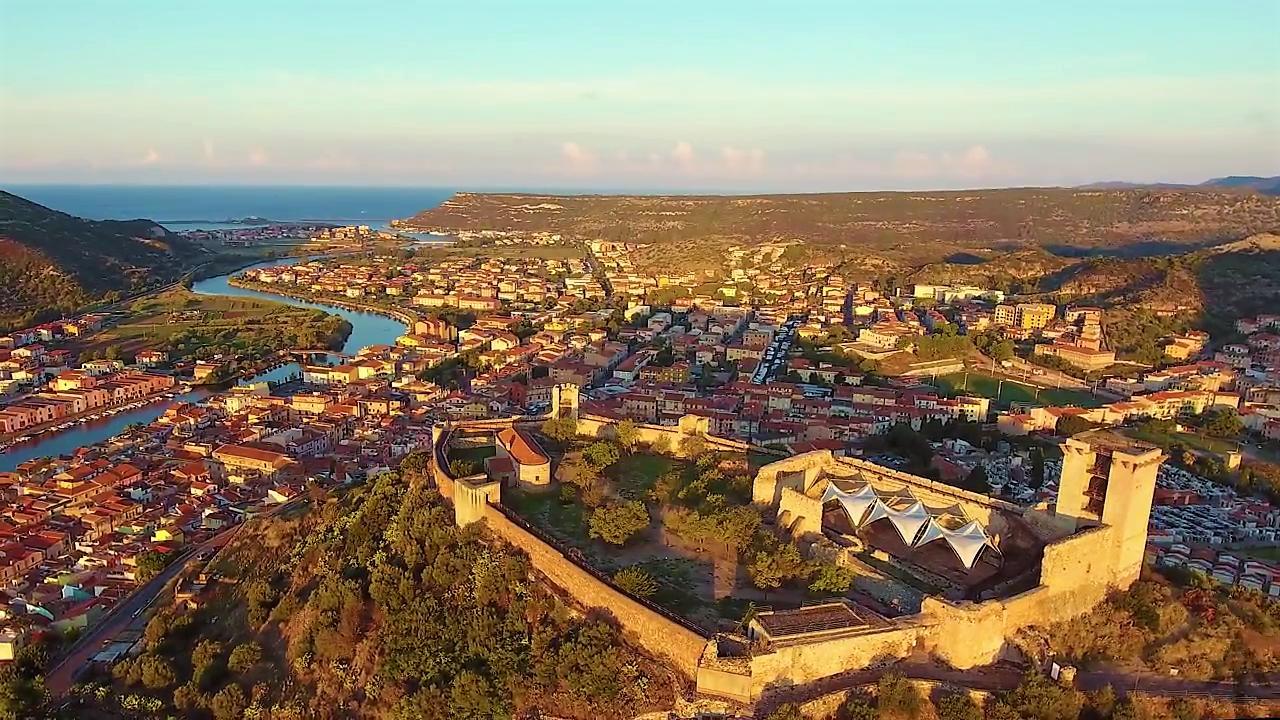 Madalen Guest House Боза Екстериор снимка