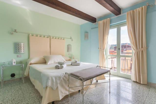 Madalen Guest House Боза Екстериор снимка
