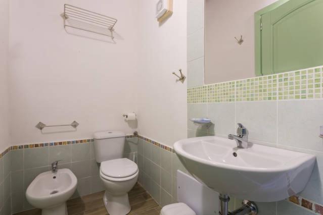 Madalen Guest House Боза Екстериор снимка